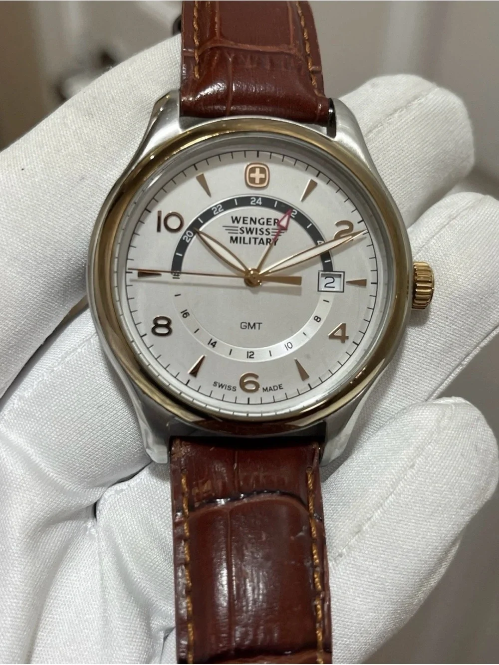 Wegner Swiss Military GMT Watch Men 42mm Silver Dial Two Tone Date 79306C Swiss